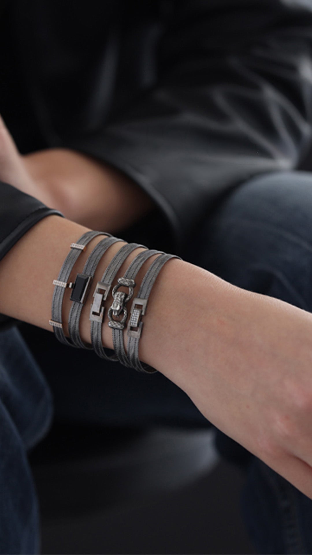 Titanyum Bileklik Neden Farklı? Altın ve Gümüşten Ayrılan 5 Özellik