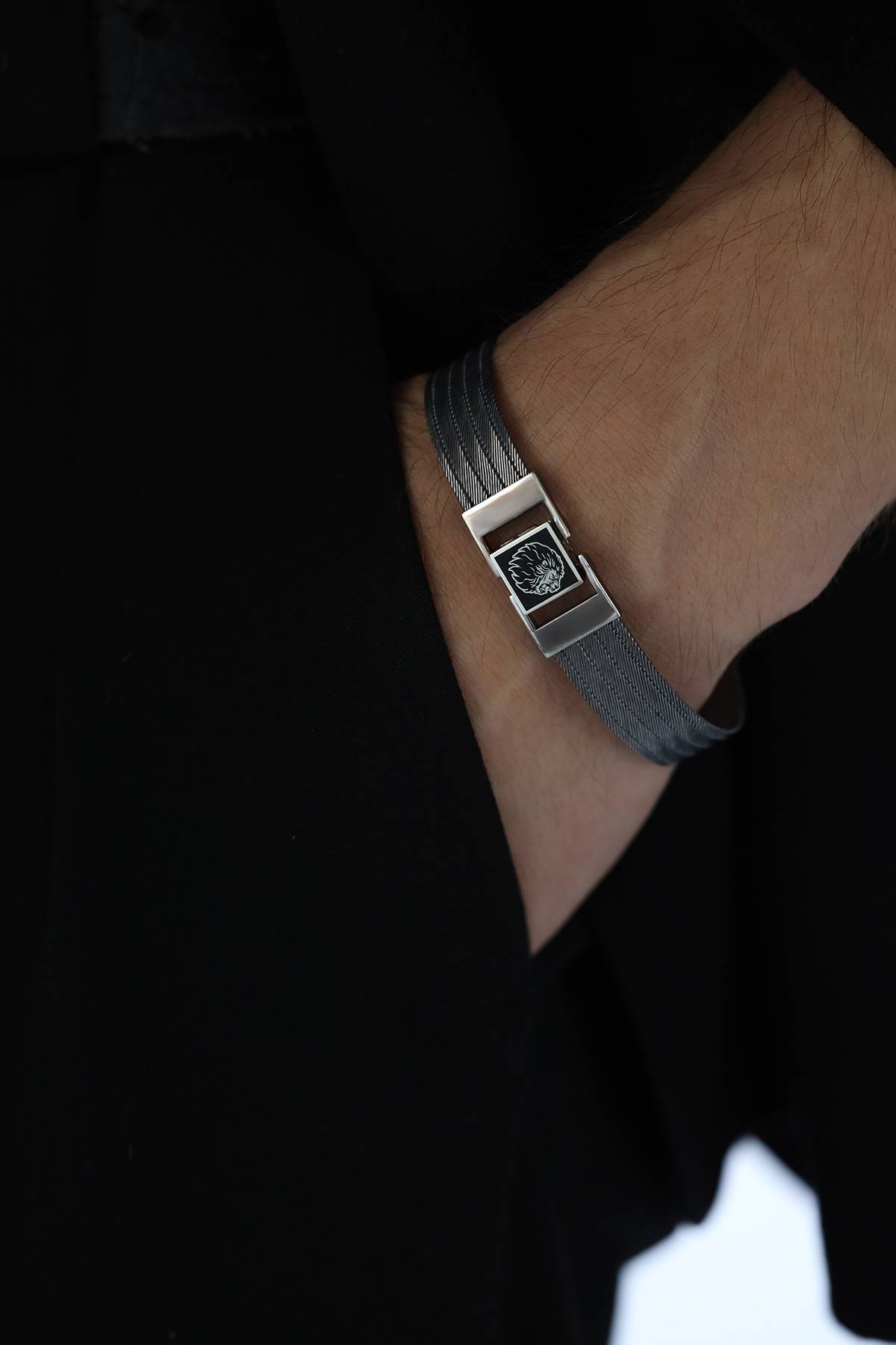 Elizi Trabzon Hasırı Titanyum Erkek Bileklik - 5 Sıra Arslan