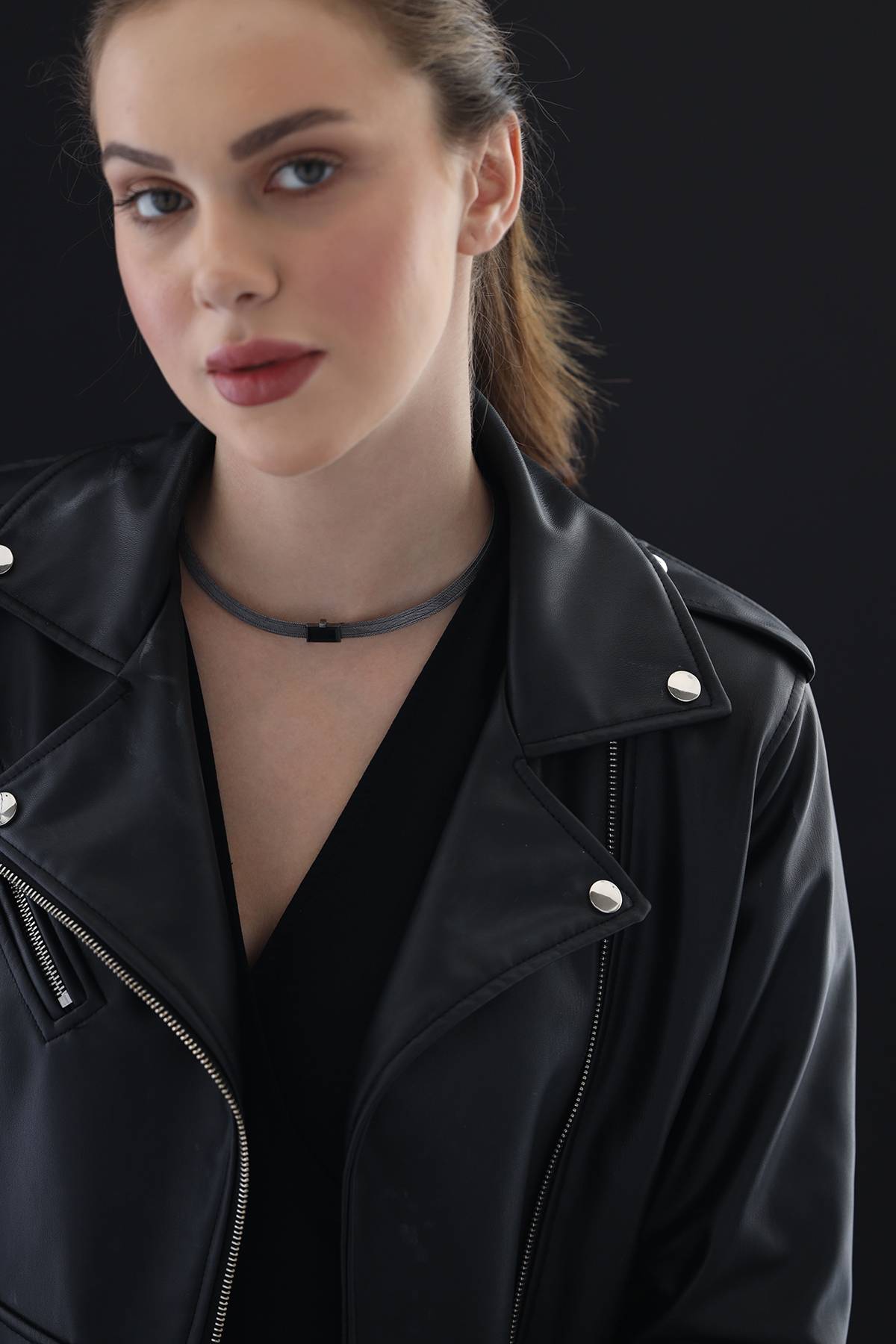 Elizi Trabzon Hasırı Titanyum Kolye - 3 Sıra Oniks