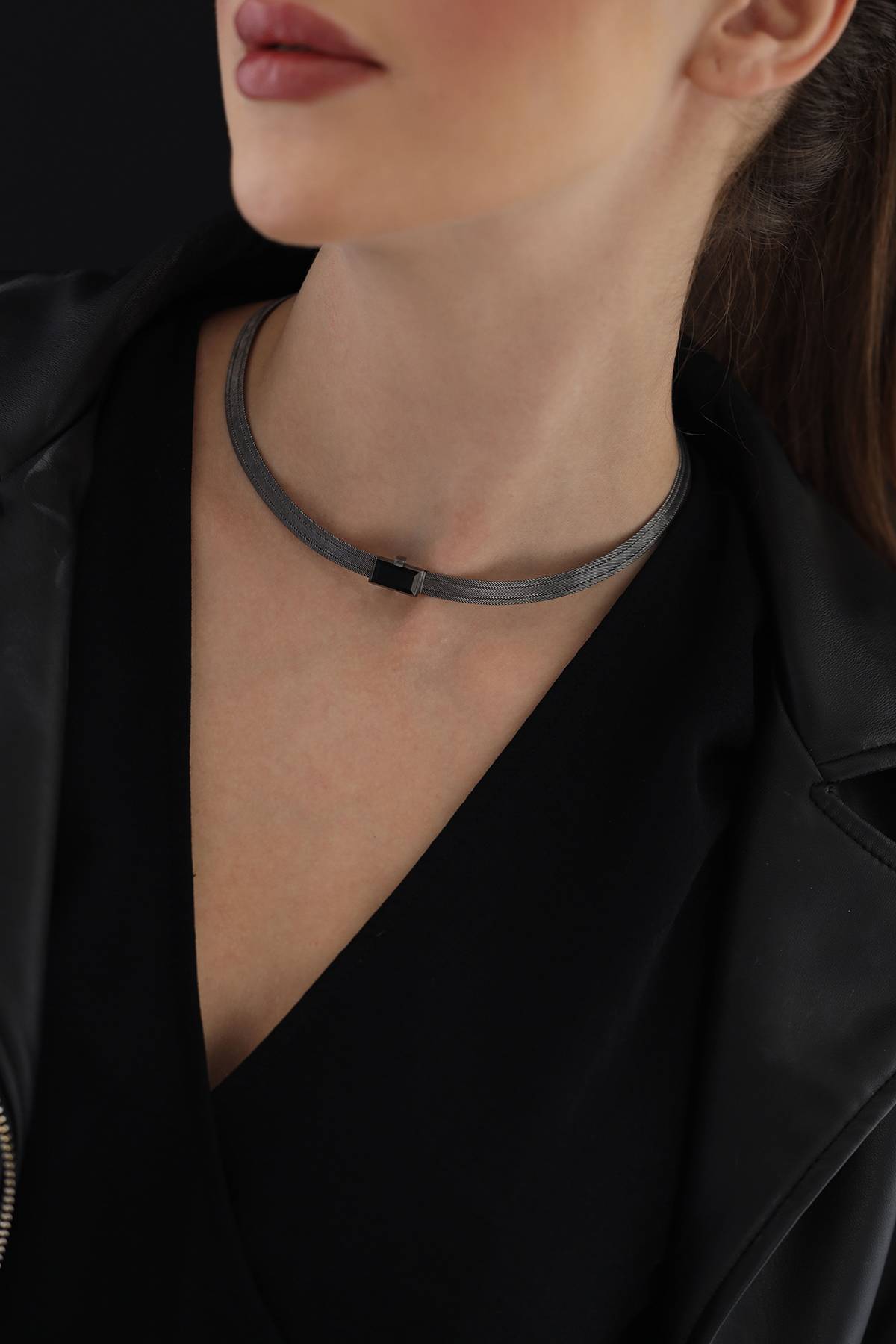 Elizi Trabzon Hasırı Titanyum Kolye - 3 Sıra Oniks