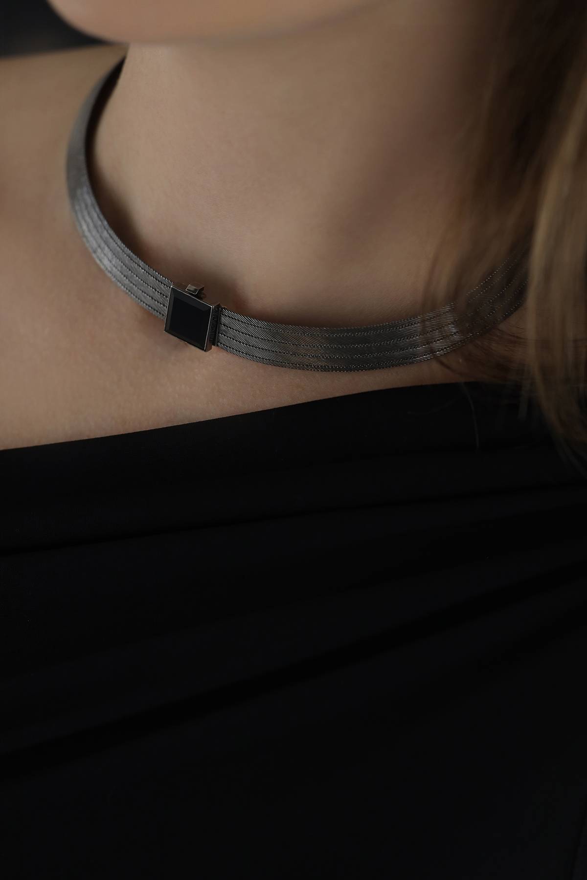 Elizi Trabzon Hasırı Titanyum Kolye - 5 Sıra Oniks