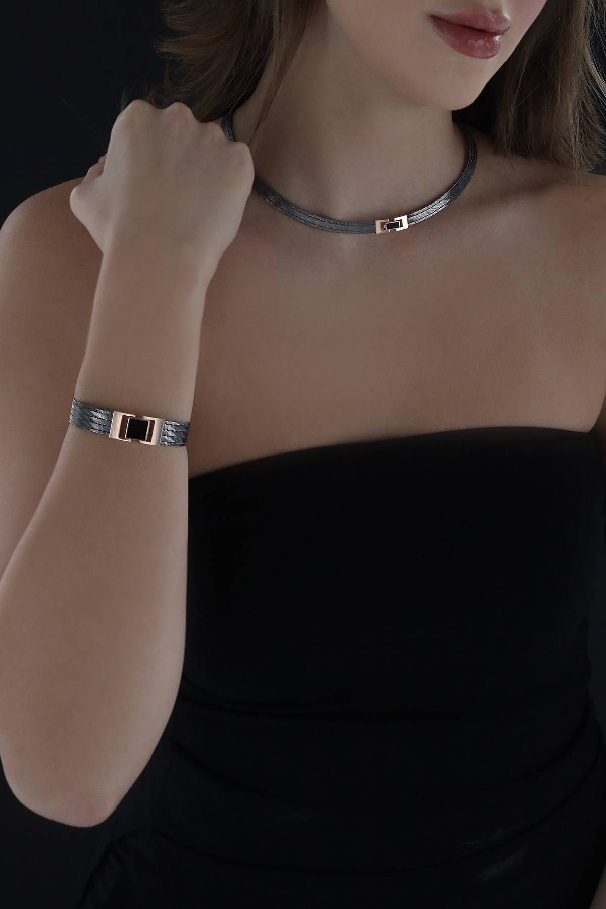 Elizi Trabzon Hasırı Titanyum Altın Set - 5 Sıra Bileklik 5 Sıra Gerdanlık