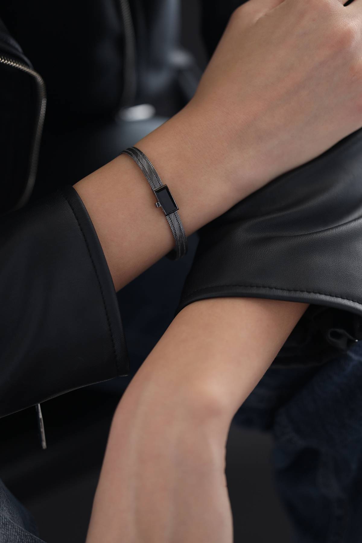 Elizi Trabzon Hasırı Titanyum Set - 3 Sıra Oniks